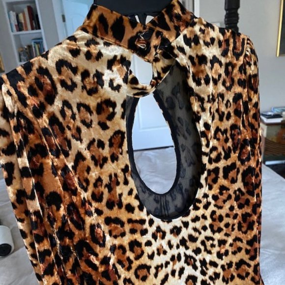 Leopard Velvet Keyhole Mini Dress - Picture 4 of 7